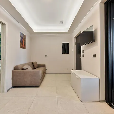 La Casa Di Malu Apart : Chic Flats Apartment
